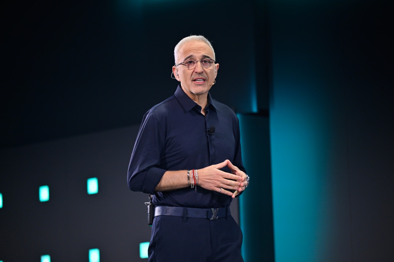When HPE's Antonio Neri leaves his team alone