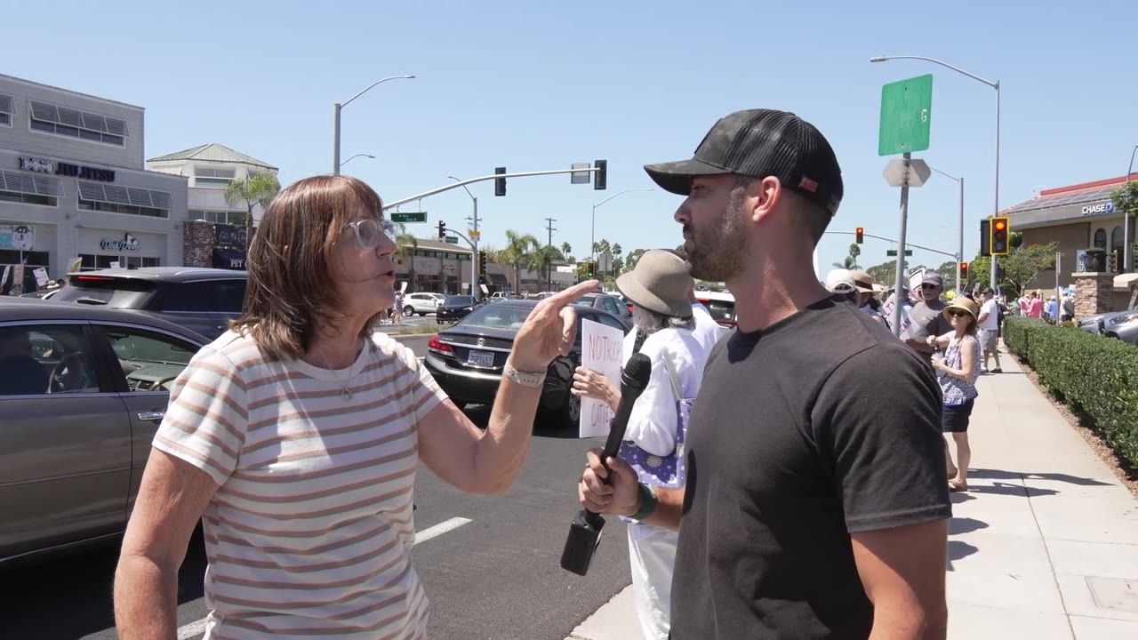 “My attorney will be contacting you” - Protester threatens cameraman ...