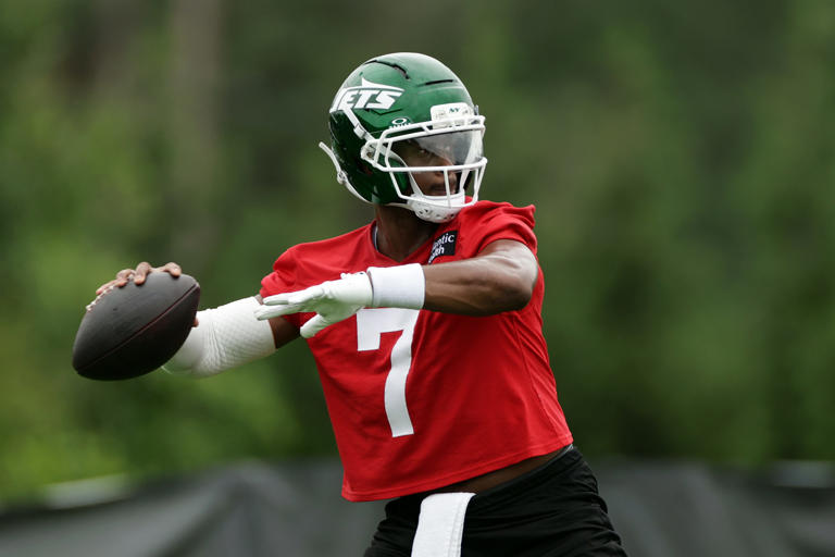 Jets QB Geno Smith is using training camp to build momentum