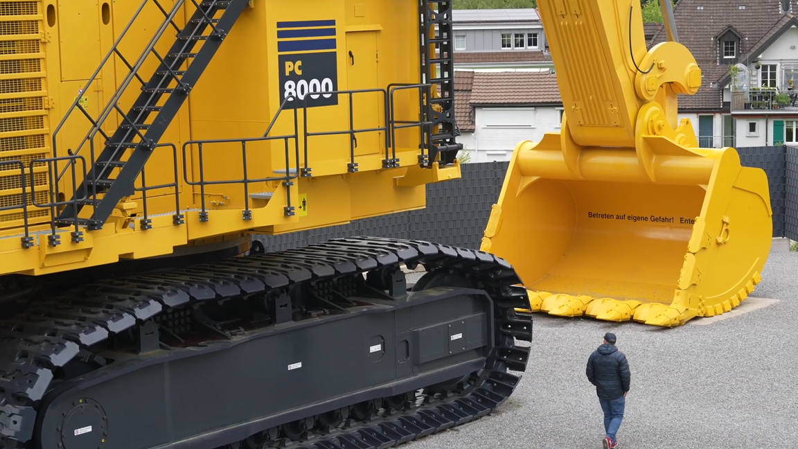 Massive 800 tonne Komatsu mining excavator