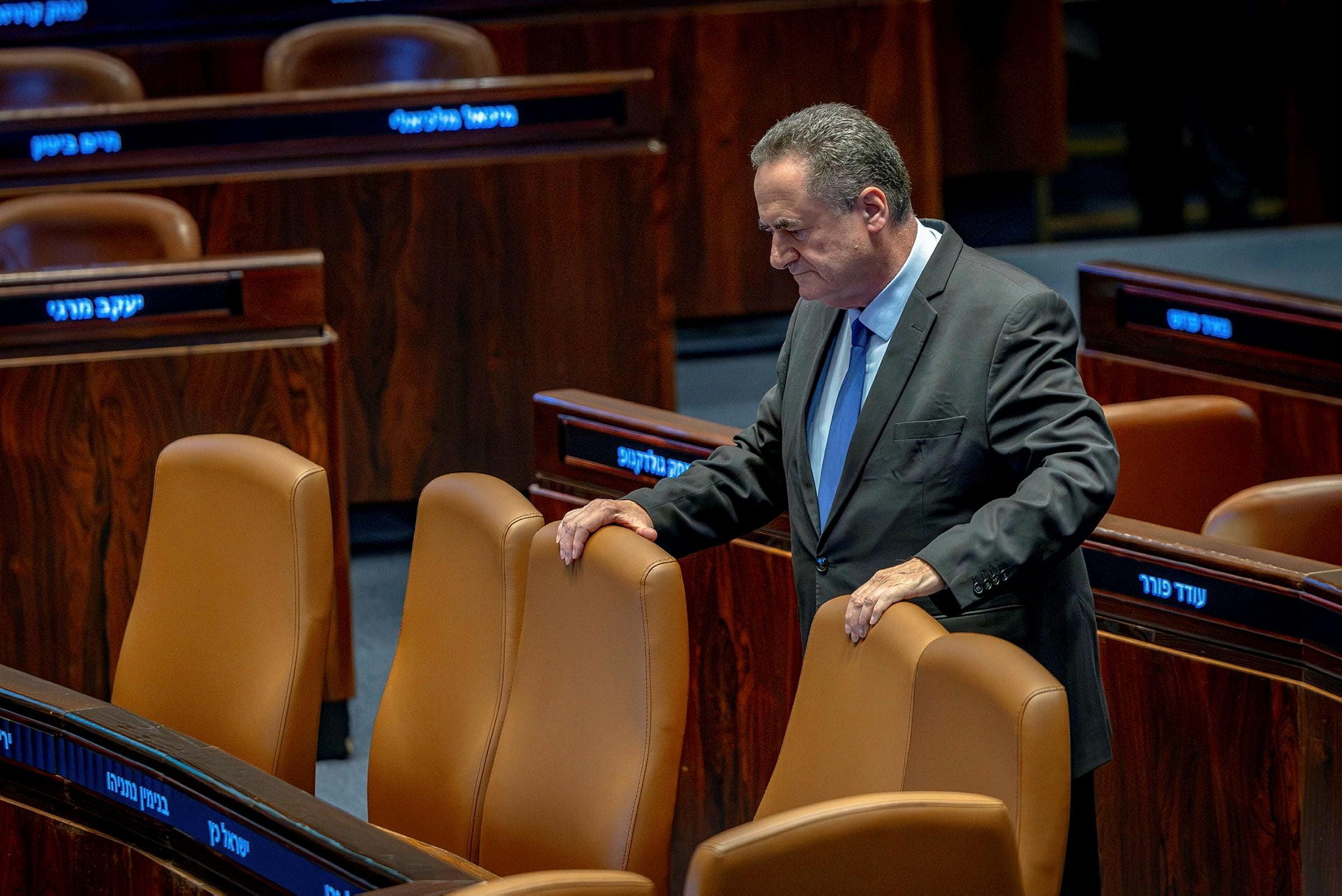 Netanyahu's presidential brushoff: Why 'Mr. America' left Washington without Trump's endorsement Netanyahu's Presidential Brushoff: Why 'Mr. America' Left Washington Without Trump's Endorsement