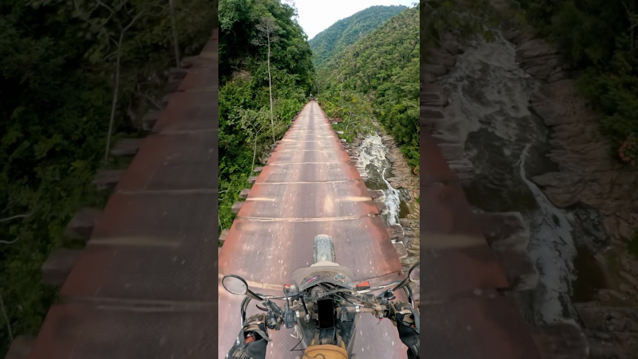The most dangerous bridge in Colombia #advrider #dr650 #motoadventure