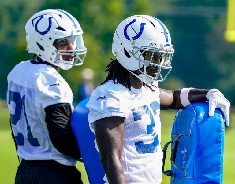 Updated Colts' training camp depth chart on offense after 6 practices
