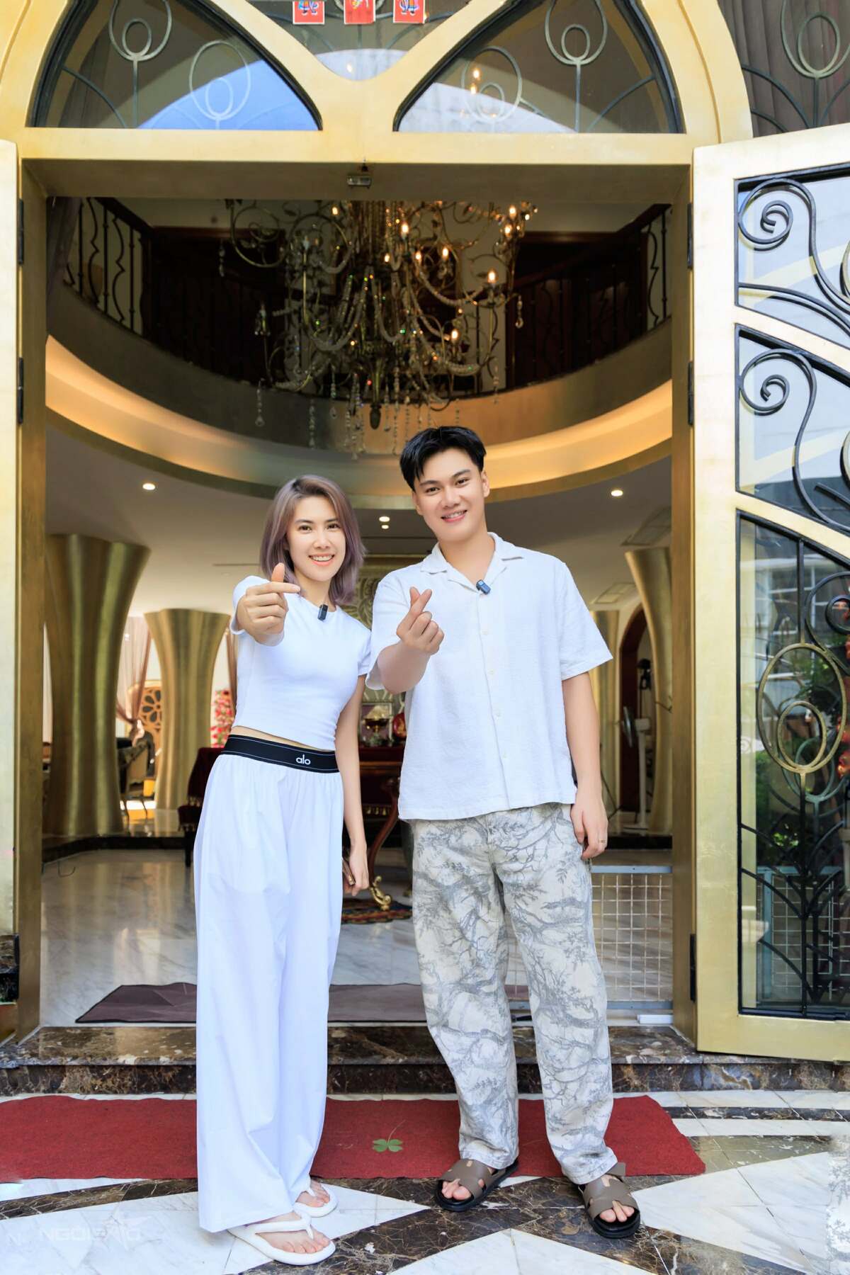 Cuộc sống ở biệt thự 400 m2 của chị em Thu Hằng - Nam Vlog