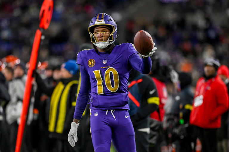 Georgia Tech expected to add DeAndre Hopkins to the offensive staff