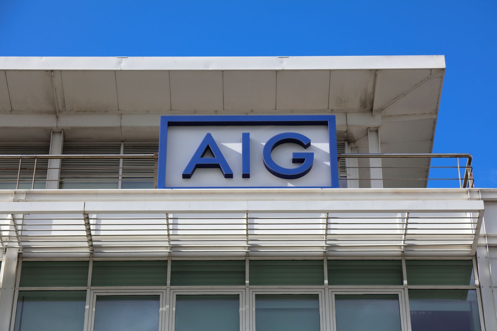 American International stock: Is Wall Street bullish or bearish?