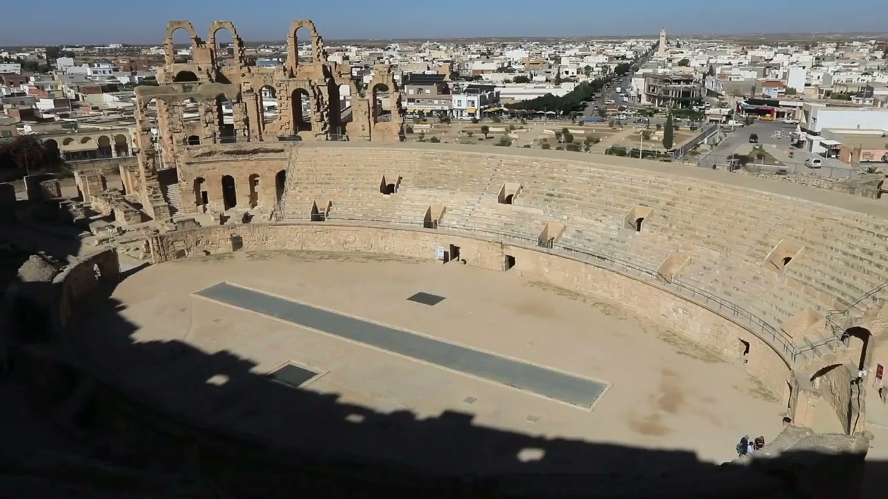 el-jem-tunisie-un-drone-explore-l-une-des-ar-nes-les-mieux