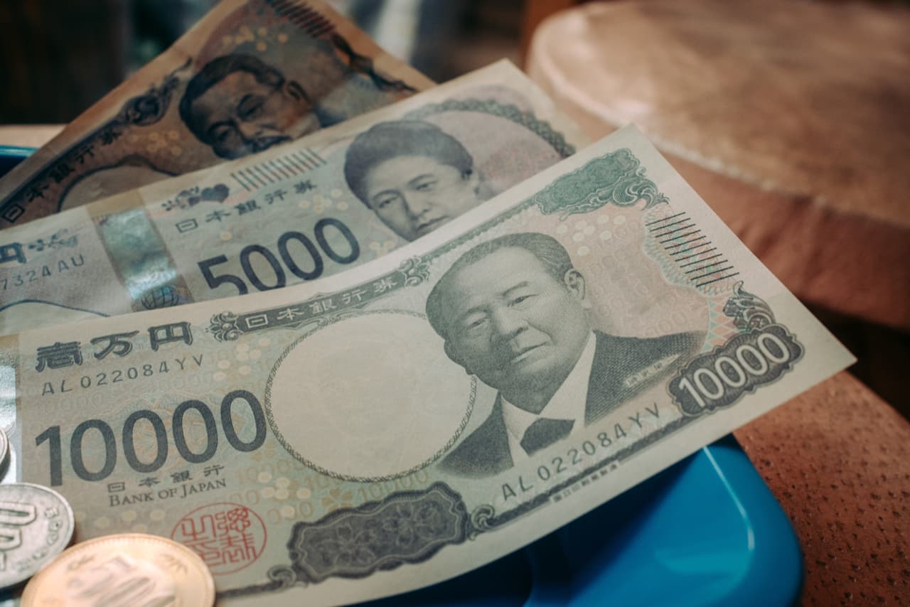 To understand the yen's plight, look to the bond markets