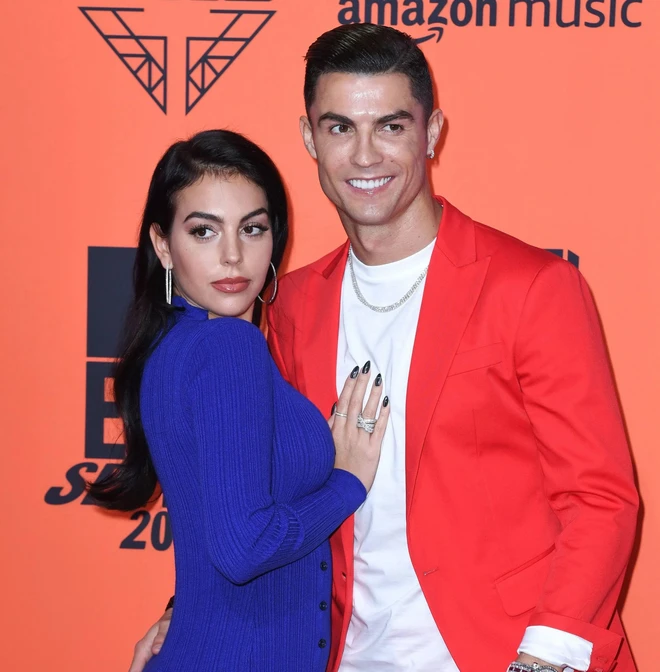 Tin Ronaldo tổ chức đám cưới tuần này là chưa chính xác?