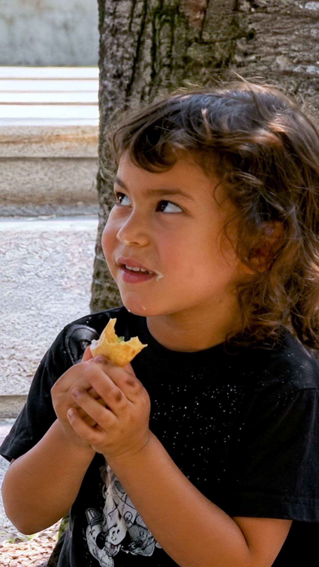 Child’s confident answer turns a friendly interview into instant comedy ...