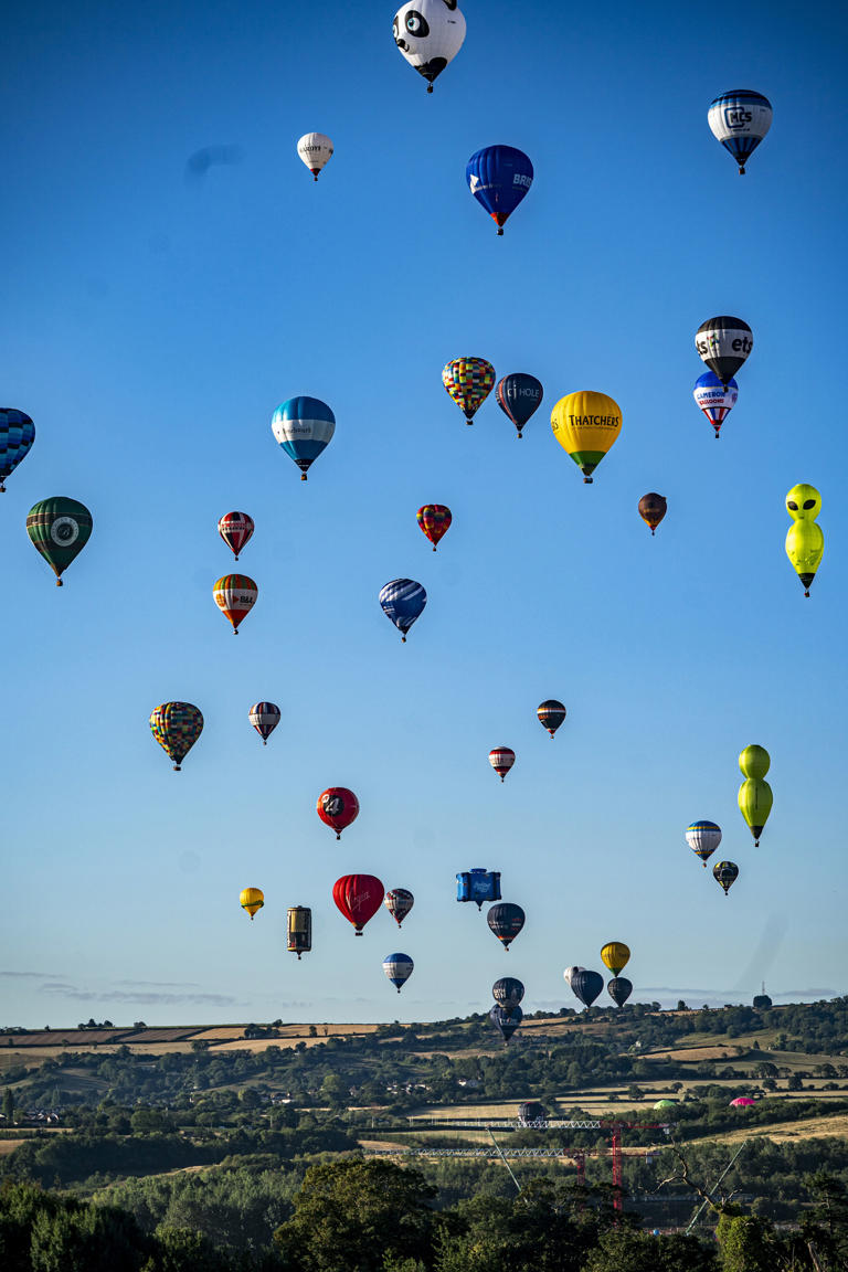 In pictures: Blue skies as Bristol balloon fiesta gets up, up and away