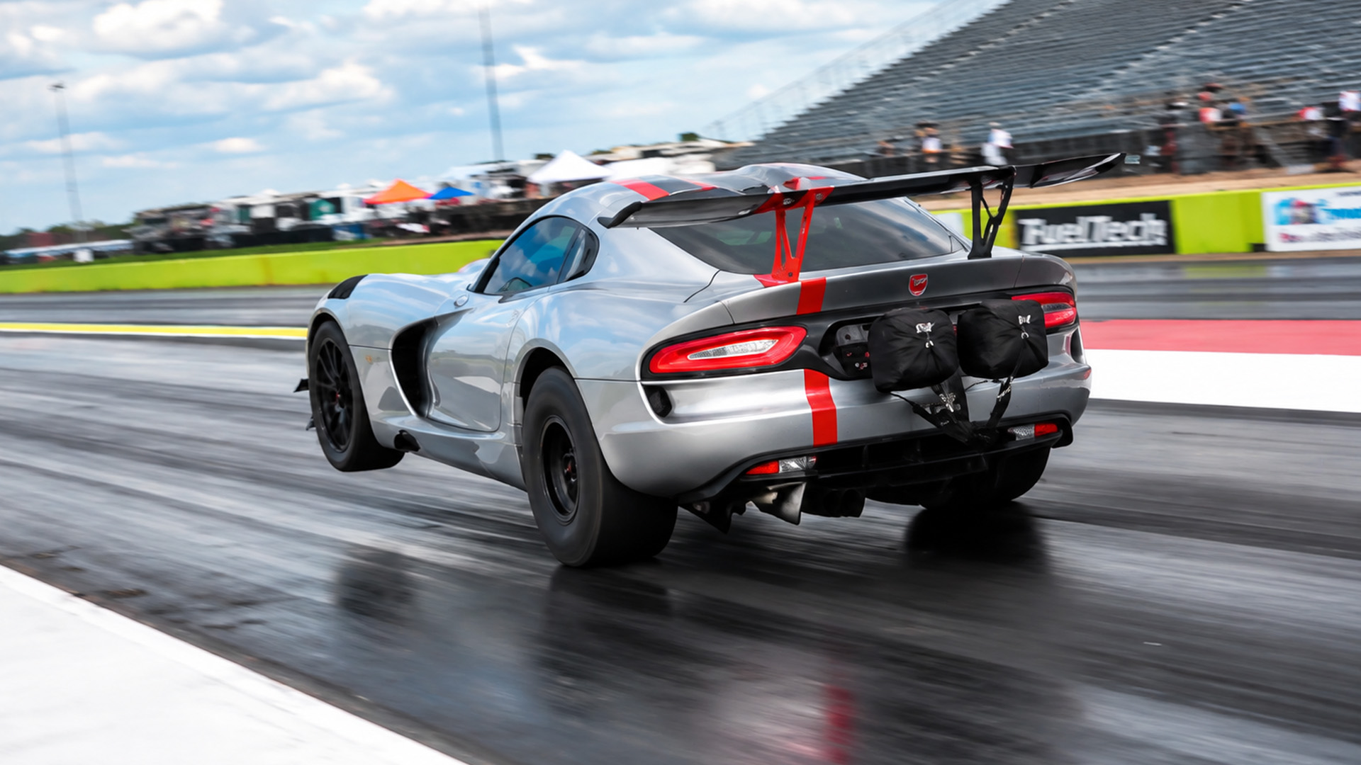 3,000 HP twin-turbo Dodge Viper hits a 6.86 second quarter mile