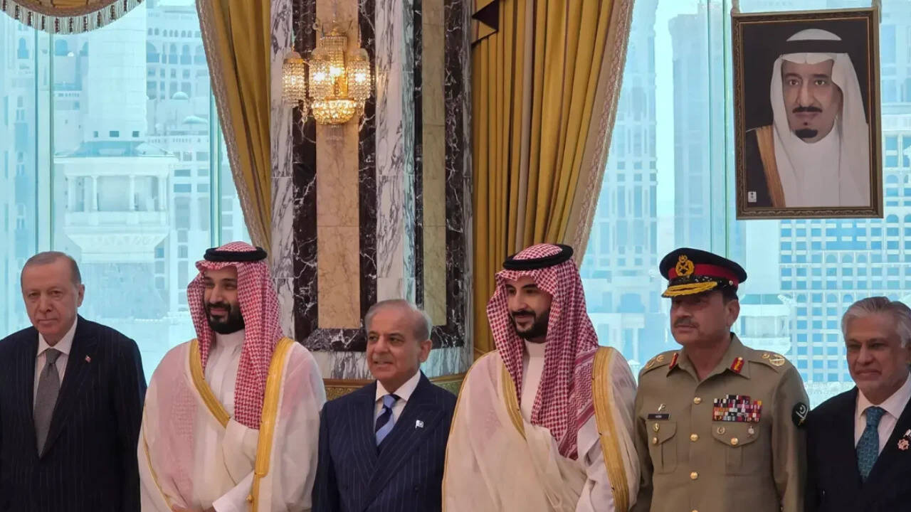 Saudi Arabia, Pakistan & Turkey sign 'Mecca' pact for mutual defence ...