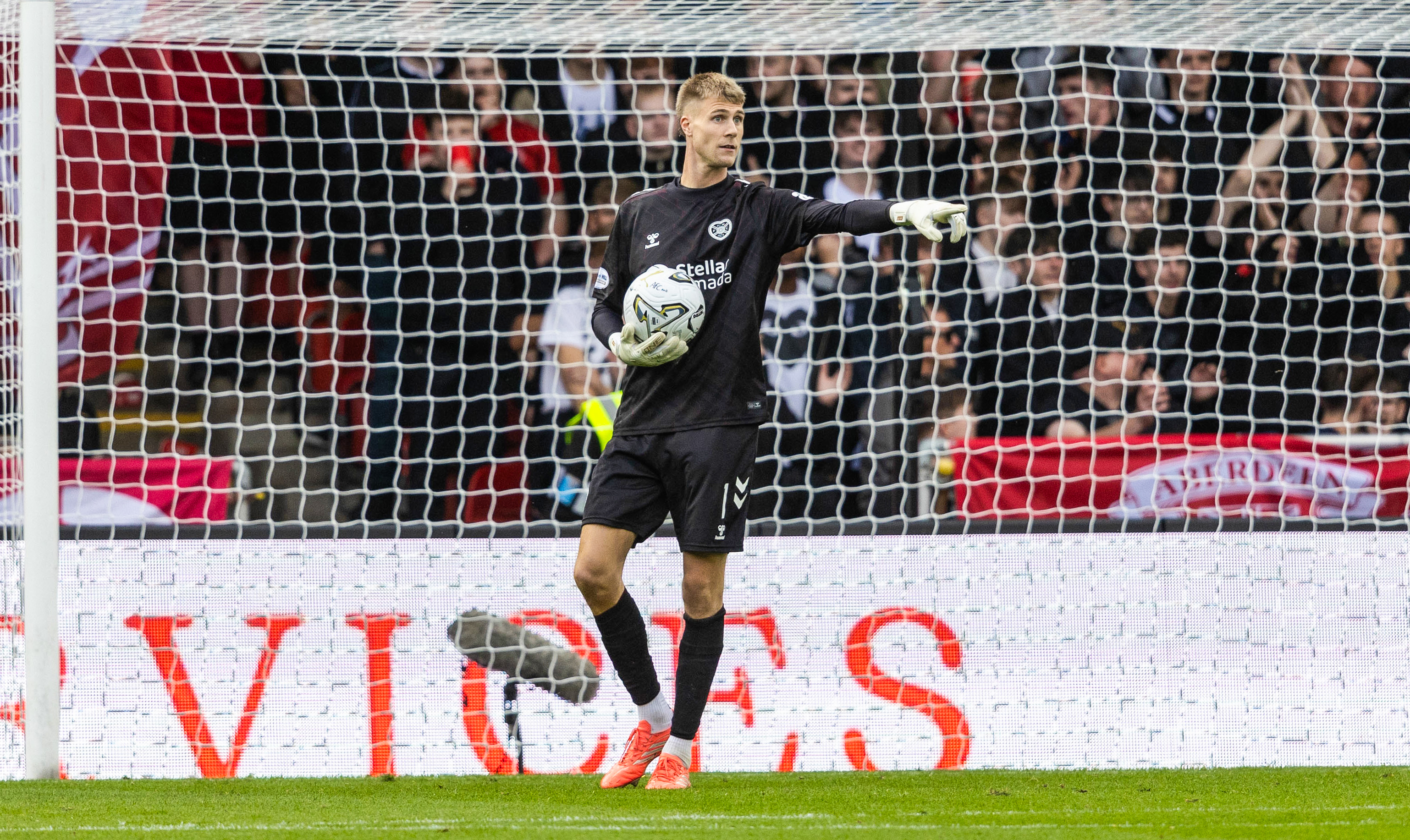 Hibs 1-3 Hearts: Player ratings, red card, Hibs boos, new signing ...