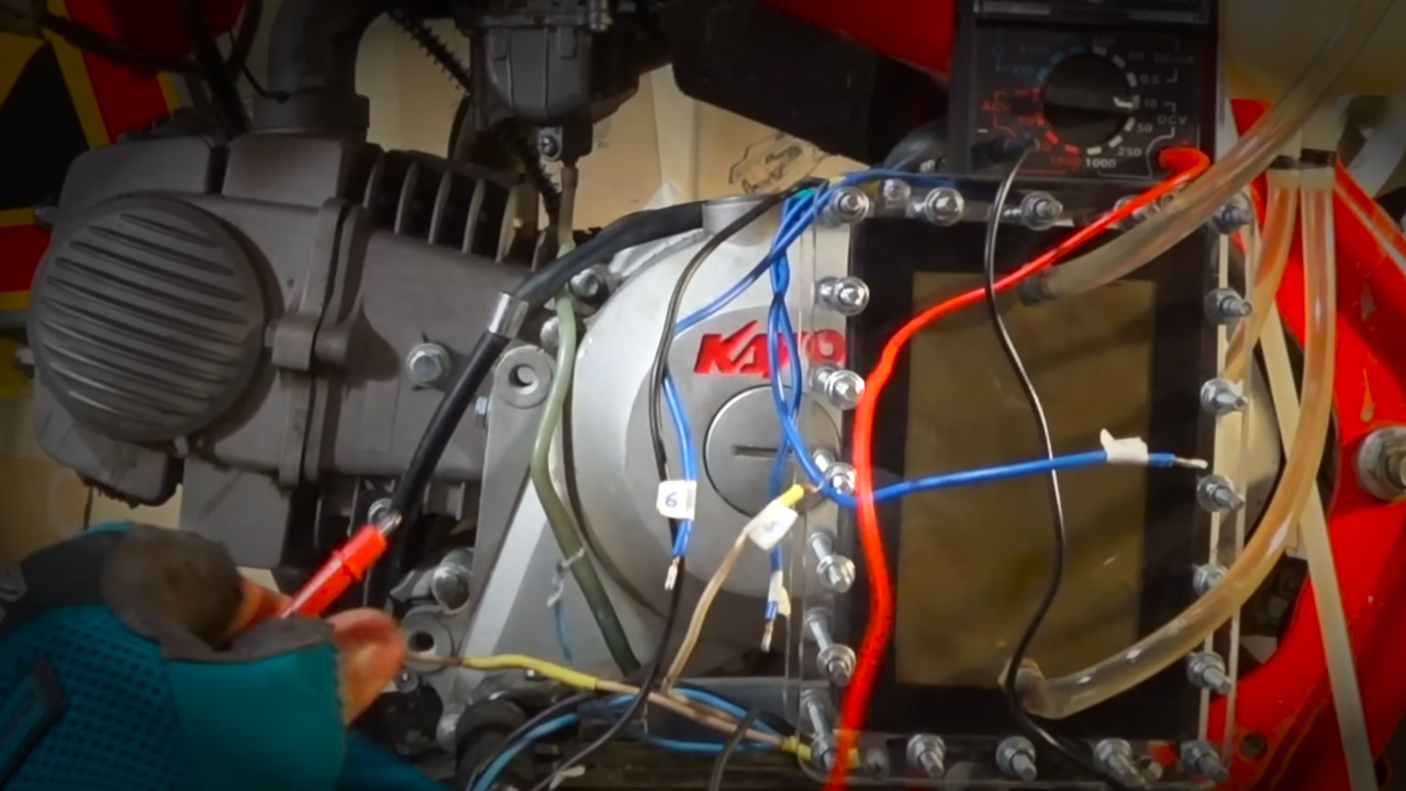 Can adding hydrogen gas really boost small motorcycle engine power?