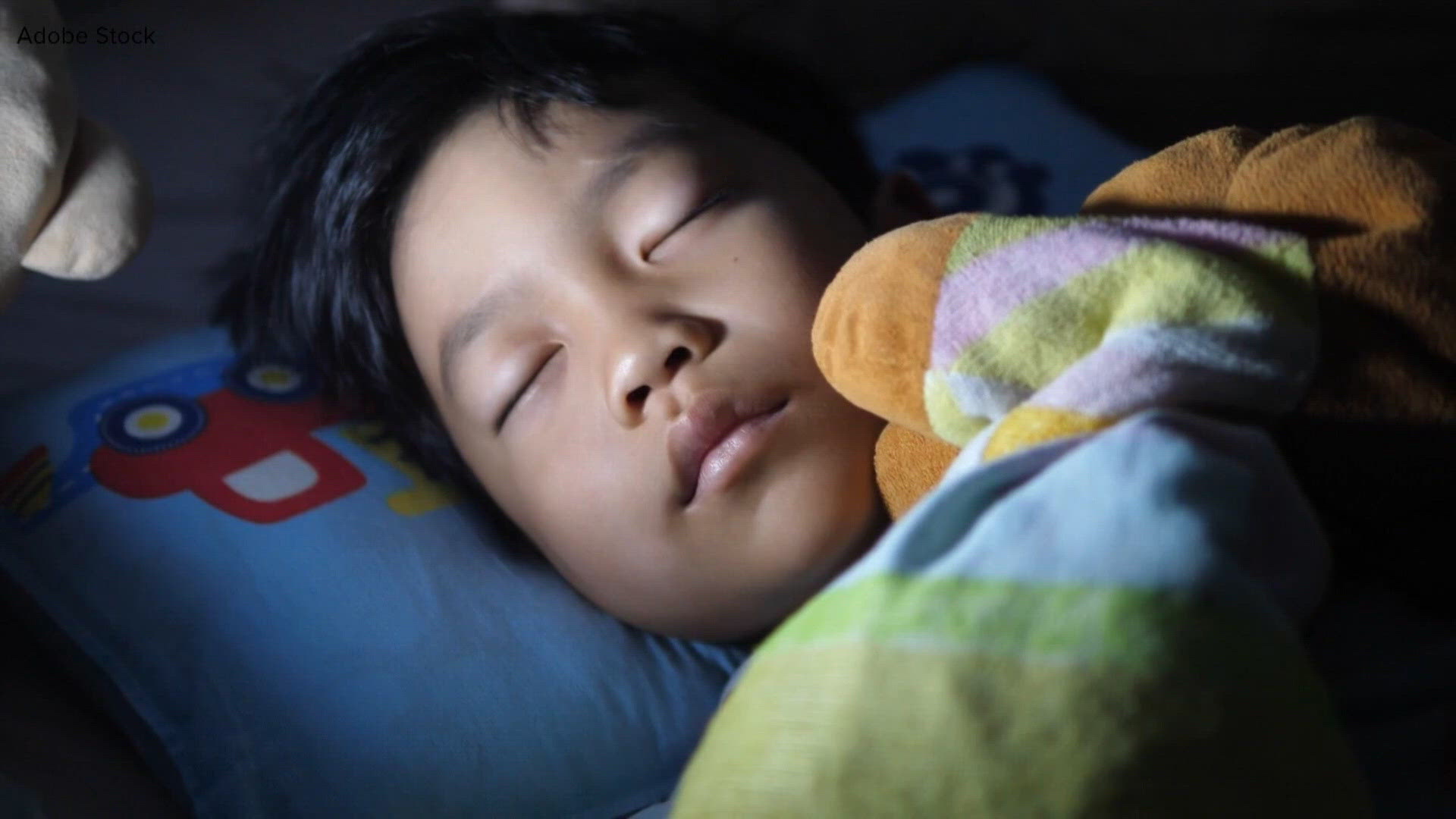 Experts urge families to reset sleep schedules before students return ...