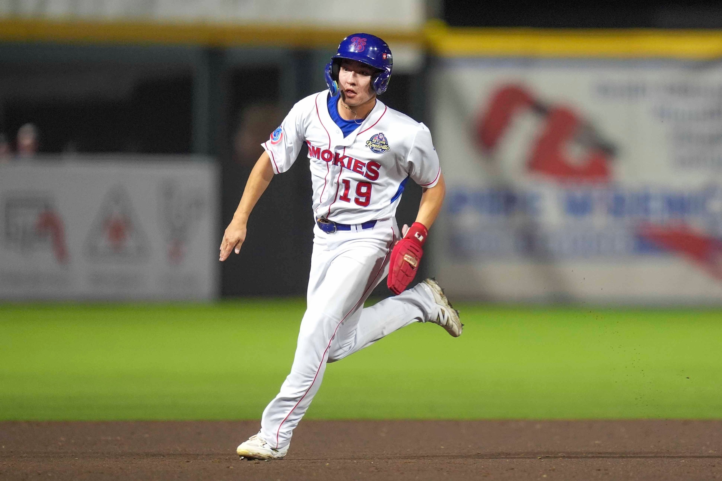 Blue Jays select Brett Bateman, designate Rudy Martin Jr. for assignment