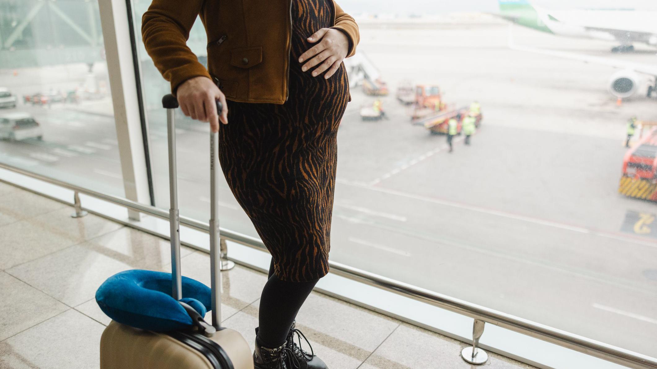What is birthright citizenship and how prevalent is birth tourism in the US?