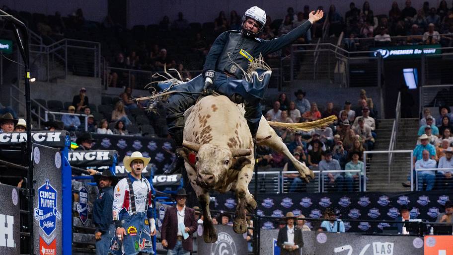 Bull rider surges in rookie race with career-best win at Lovington Xtreme Bulls
