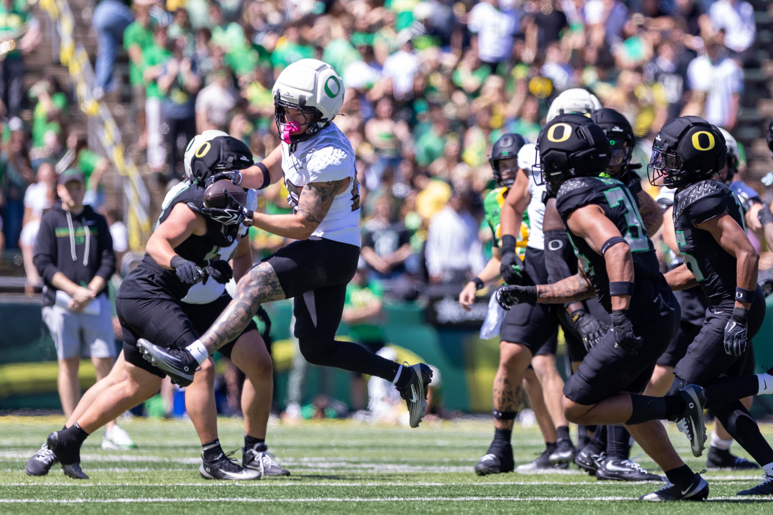 Oregon Ducks mailbag: Fall camp is underway; drop your questions