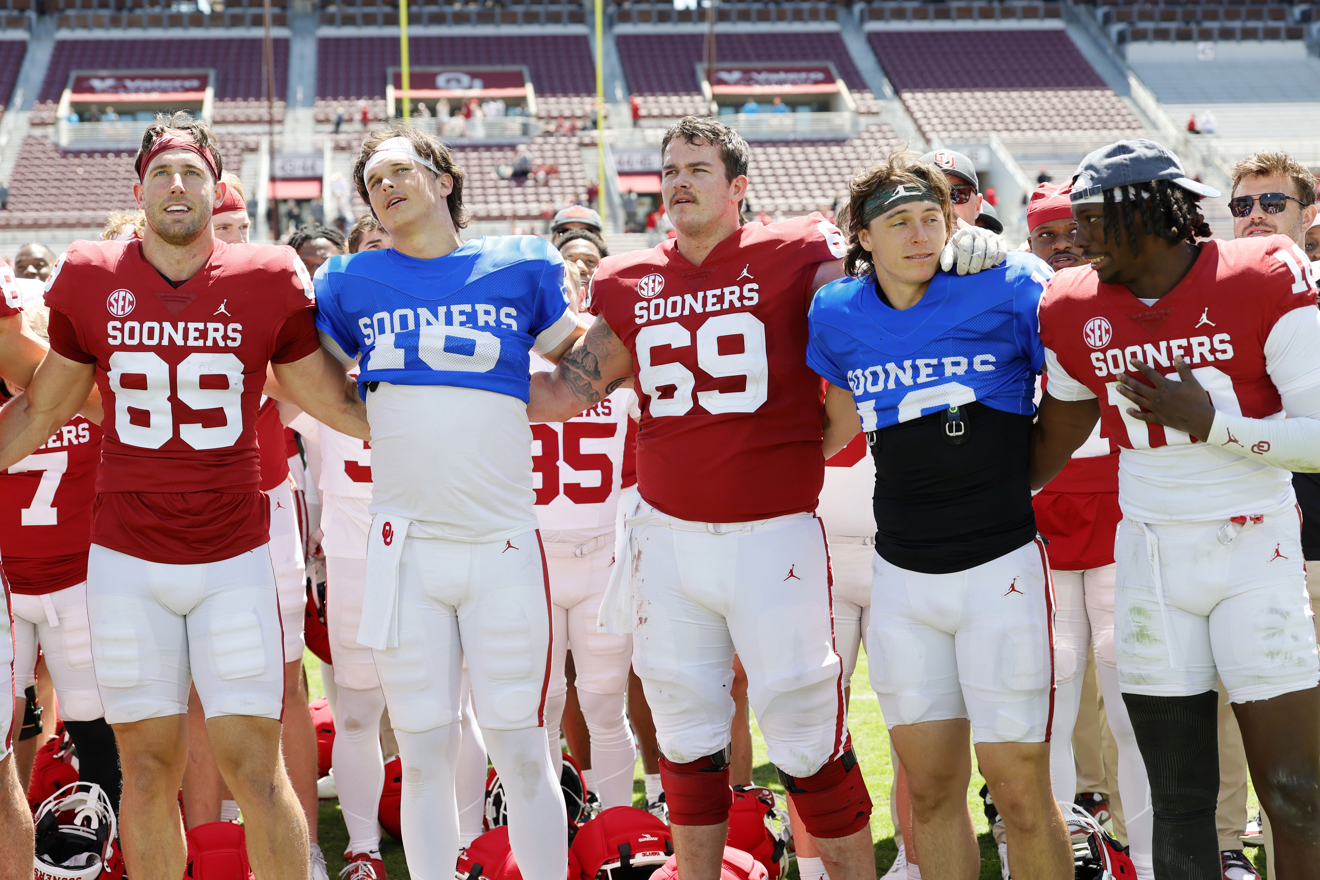Every college football team's over/under for the 2026-27 season