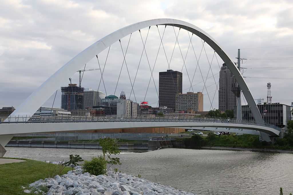 'What should we cut?': Des Moines residents weigh in on how to close budget shortfall