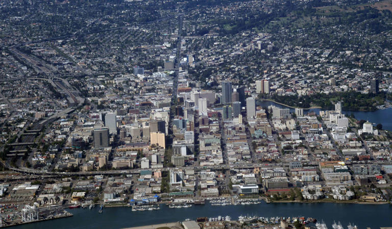 Can Oaklanders solve their vacant lot problems? | Mathews