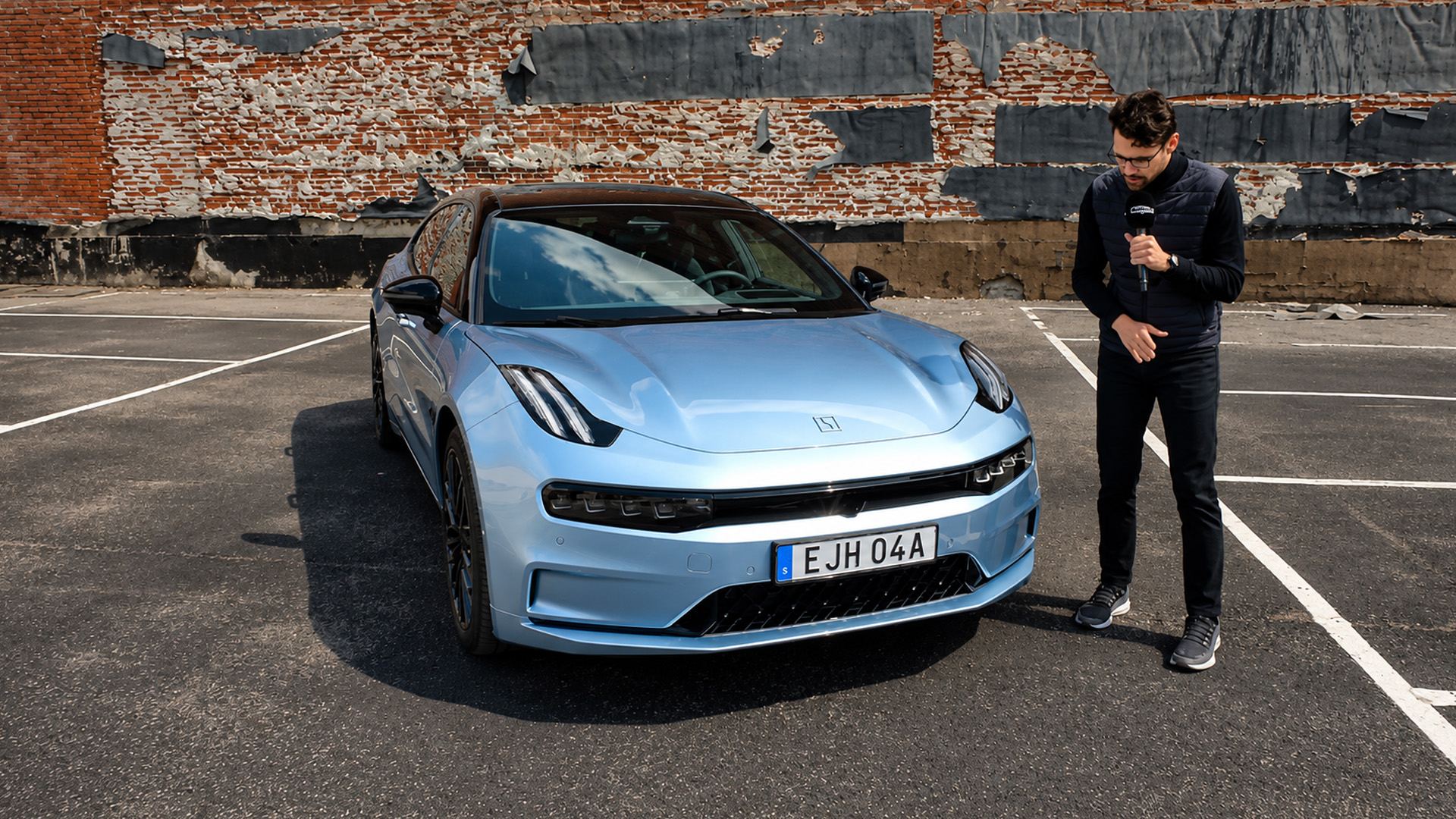 Zeekr 001 combines premium design with sports car character