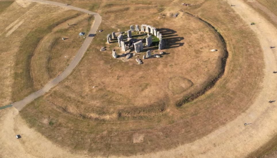 Seca histórica no Reino Unido transforma paisagens e afeta milhões de pessoas