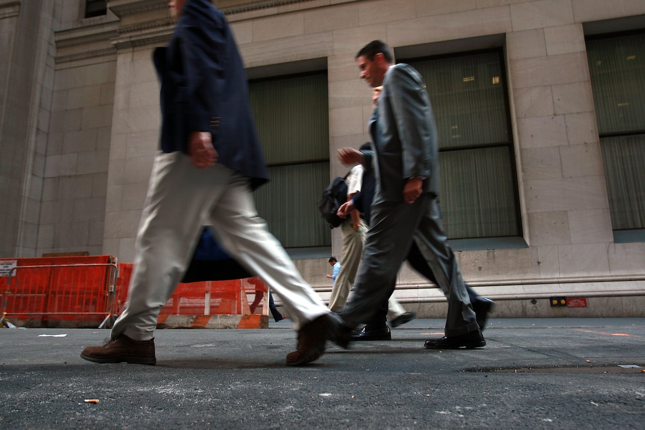 canada-adds-jobs-while-us-sheds-them-what-do-the-latest-numbers-reveal