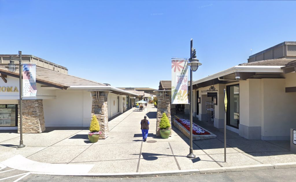 Man arrested for allegedly trying to meet minor at mall, Monterey police say