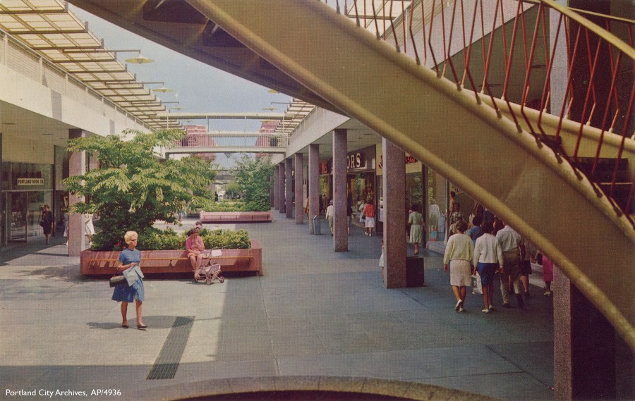 Photos: Looking back at 66 years of Lloyd Center memories