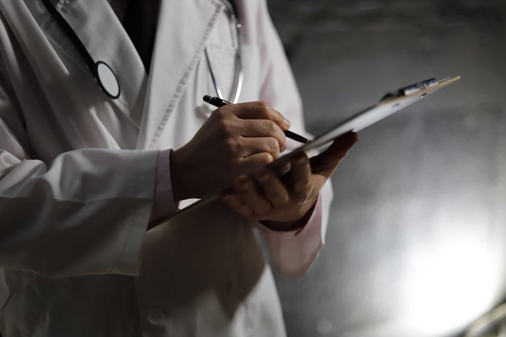 Board sides with doctor who cited 'stand your ground' law after striking combative patient