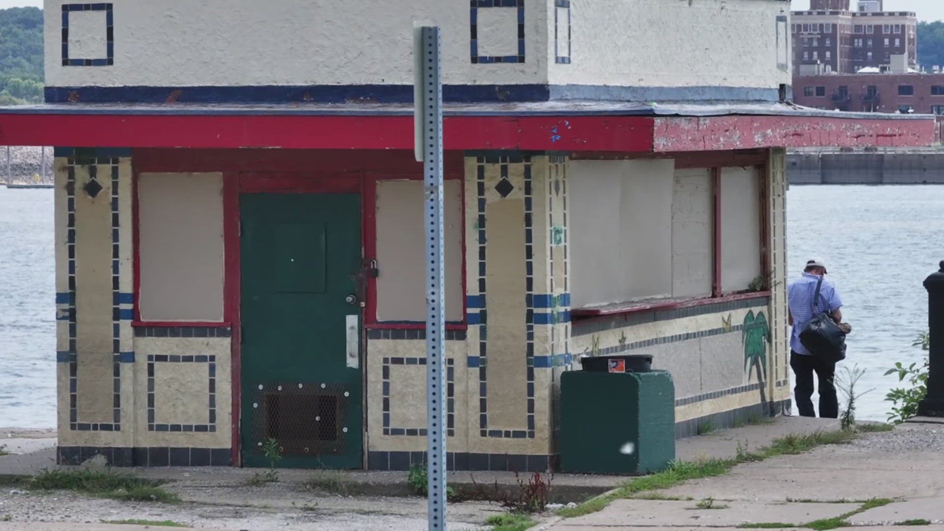 Davenport forming plan to preserve historic Levee Inn
