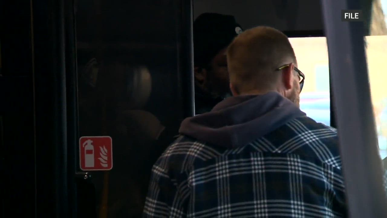 Bus rider stabs Winnipeg Transit operator, prompting police investigation