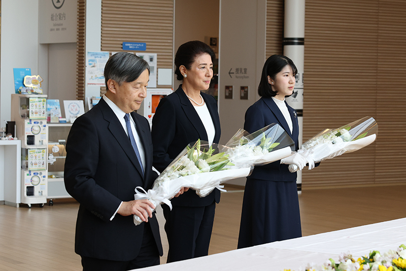 天皇皇后両陛下、親子3人で熊本へ 9月に予定されている熊本視察を被災地訪問に切り替えての実施が現実的か 上皇ご夫妻から受け継ぐ“国民への寄り添い方”