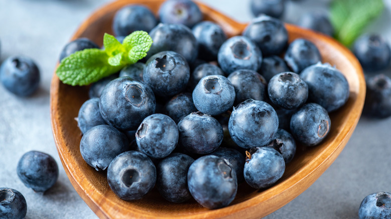 When you eat too many blueberries, this is what happens