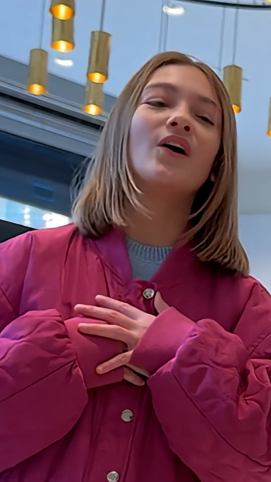 How did this young singer capture everyone’s attention?