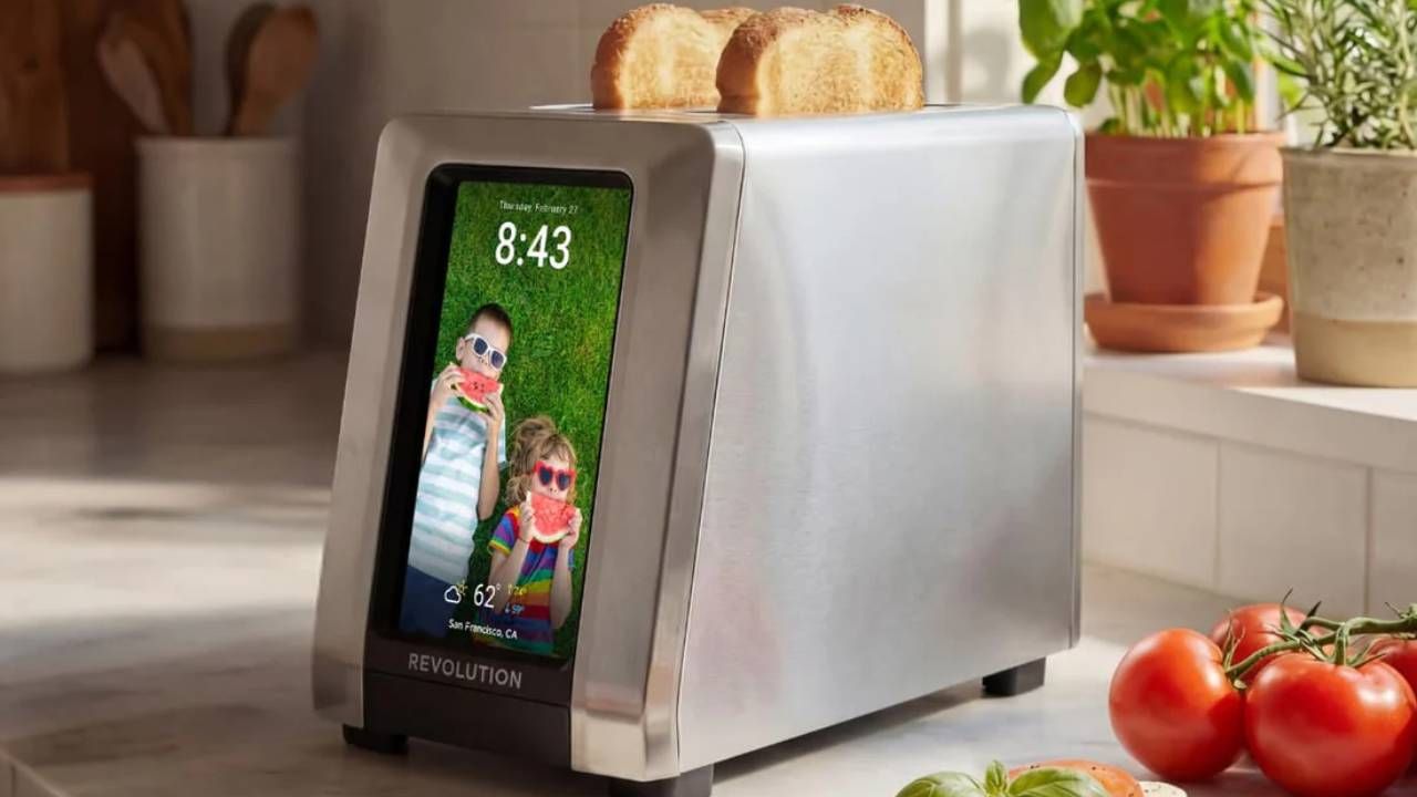 This smart toaster displays your family photos while toasting your ...