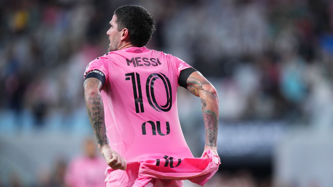 miami-honors-absent-lionel-messi-in-loss-after-father-s-death