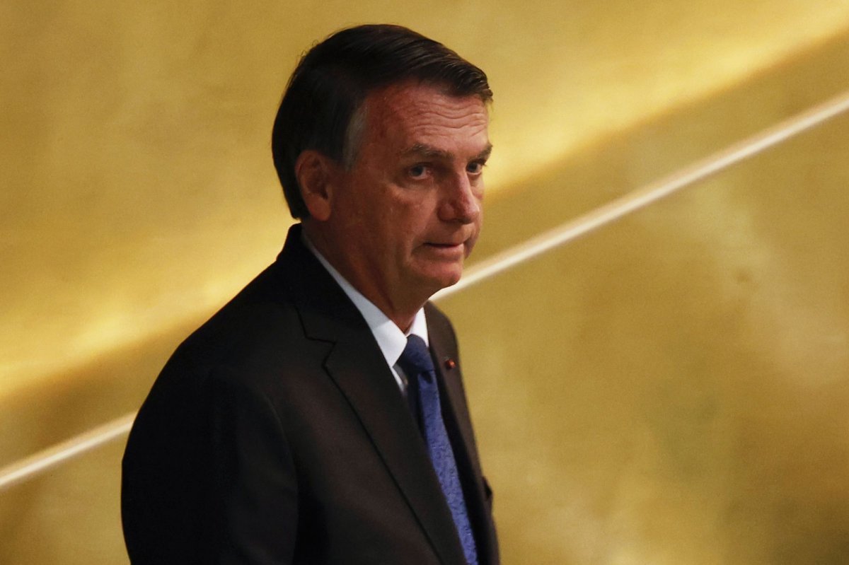 Brazil's top court blocks Bolsonaro from seeing sons on Father's Day