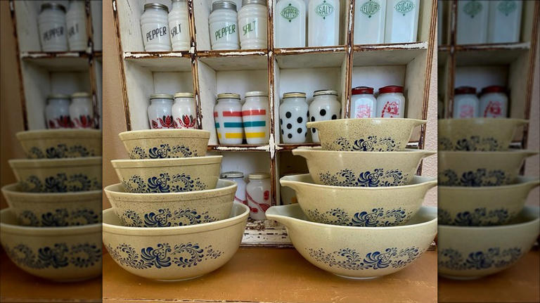 7 colorful Pyrex patterns that were popular in the '70s