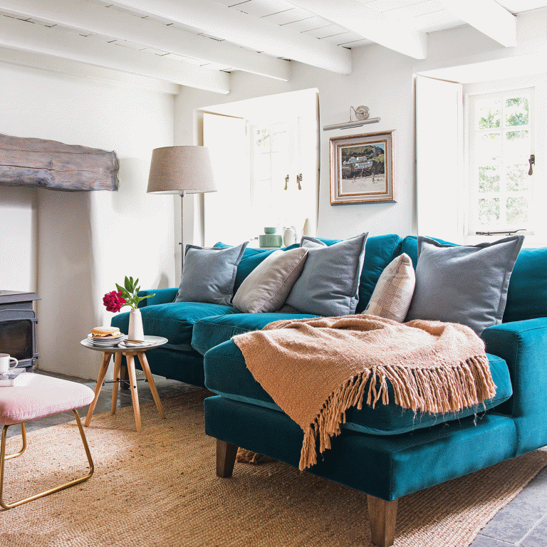 The most relaxing living room always includes these 5 features ...