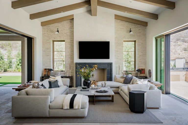 What is the average living room size? Plus dimensions and styling tips