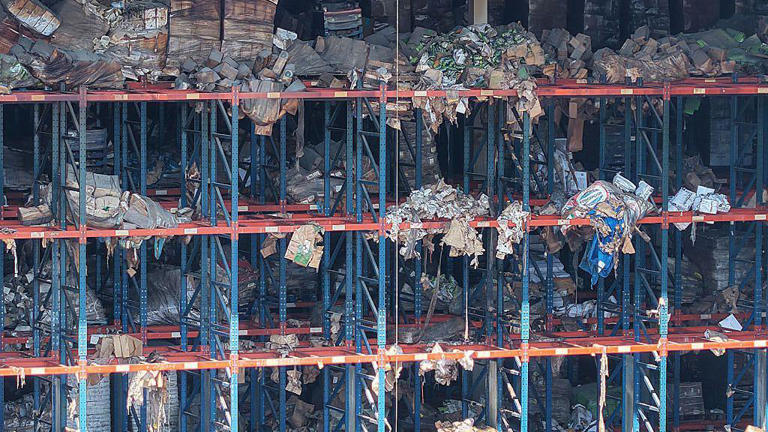 Tonnes of rotting food from vast LA warehouse fire creates unbearable ...