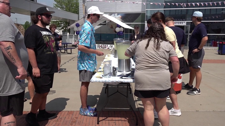 RailRiders host lemonade stand to aid Venezuela earthquake relief