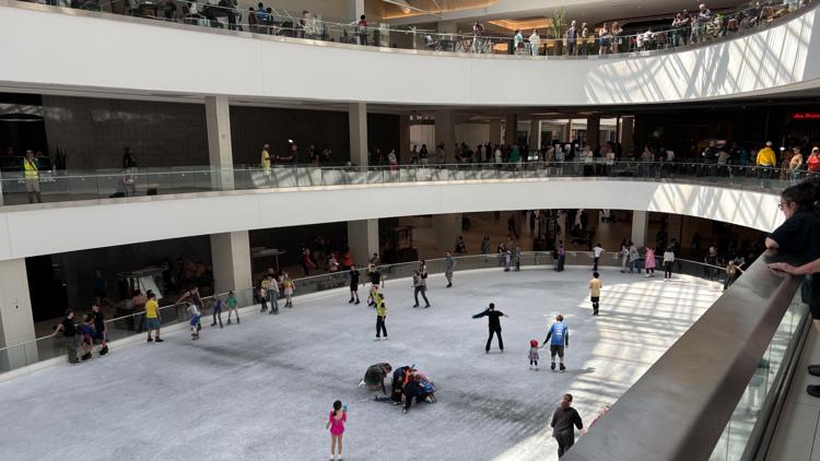 Lloyd Center closes after 66 years as a Portland institution: 'End of an era'