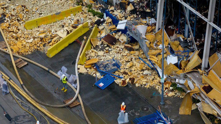Tonnes of rotting food from vast LA warehouse fire creates unbearable ...
