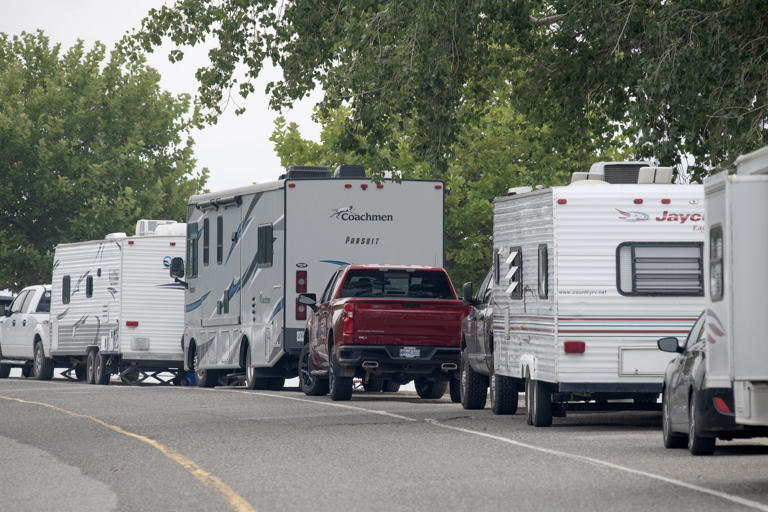 'Like doomsday': Thousands flee explosive BC wildfire as RCMP report ...