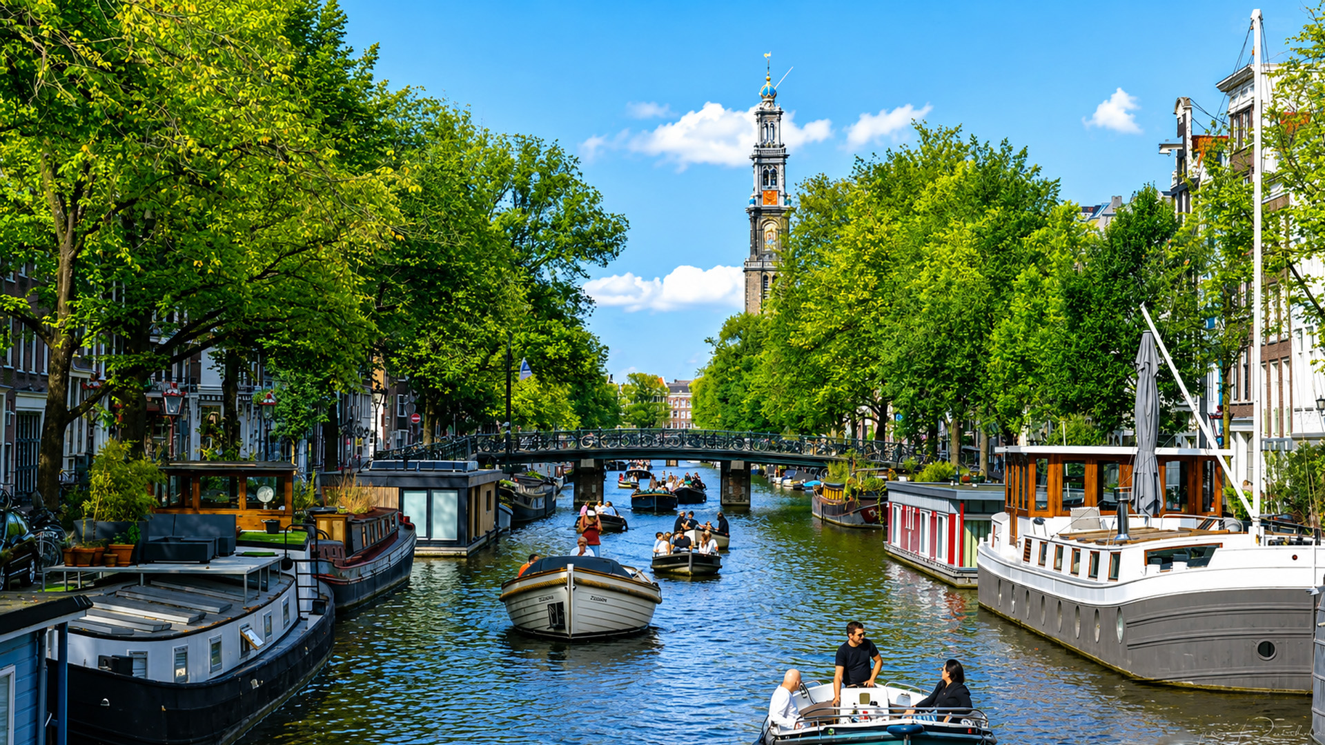 Sailing past Westerkerk and Anne Frank House (4K)